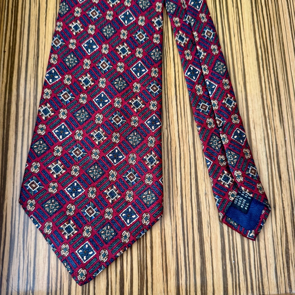 Nordstrom 100% Silk Tie Men’s NeckTie Made In Italy Red Paisley Classic Preppy
